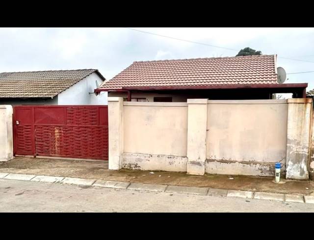 2 BEDROOM HOUSE FOR SALE IN KAGISO